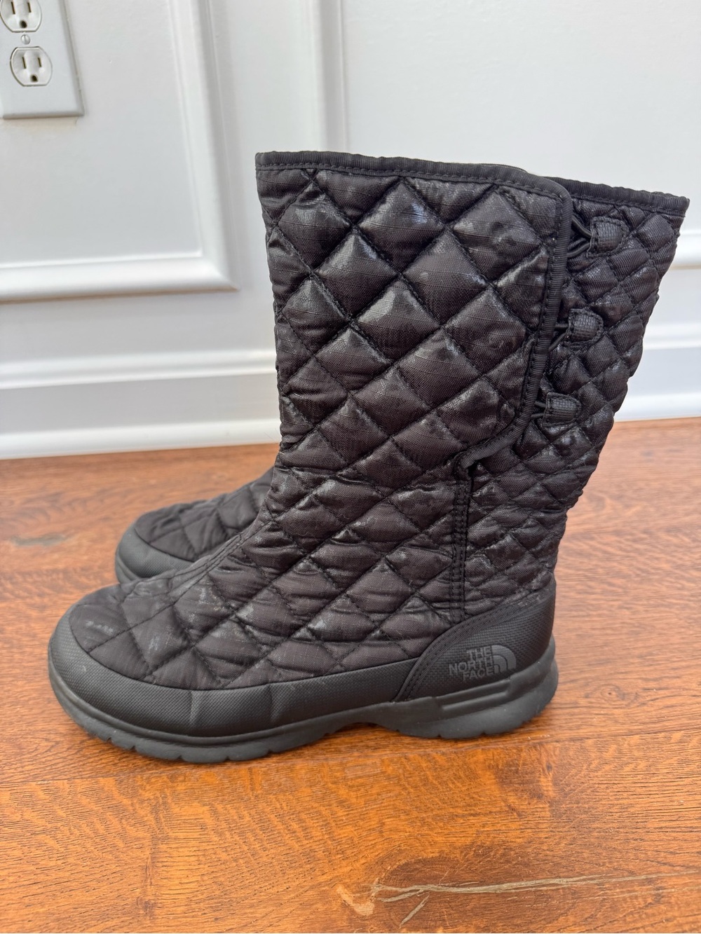 The North Face Womens Thermoball Pull On Boots Black Sz 9 Faux Fur Lining